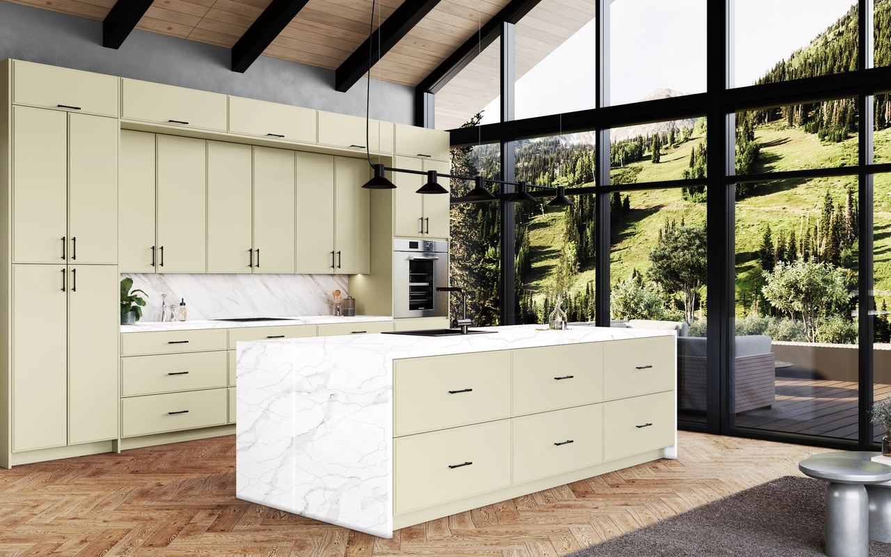 A kitchen with Highland cabinets in Linen