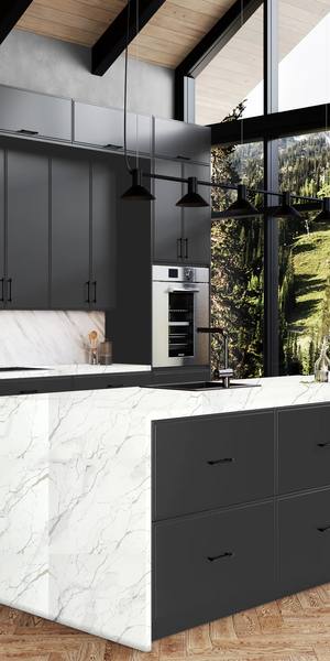 A kitchen with Highland cabinets in Cracked Pepper